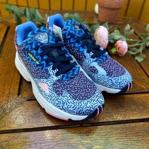 new! FALCON SHOES in NAVY, BLUE, PINK